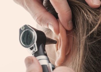 L’otoscopio, lo strumento utilizzato dagli otorini e non solo