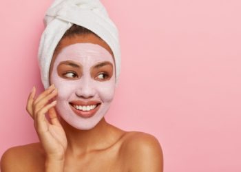 Rendere la pelle più bella mentre dormi: 5 modi