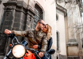 Gli accessori moda che non devono mancare per un amante delle moto