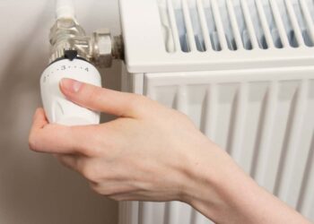 Caldaia e termosifoni: quando fare la manutenzione per evitare problemi in inverno